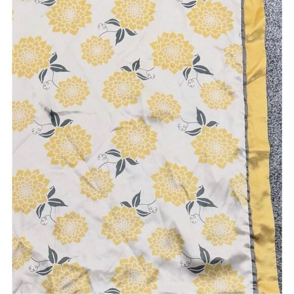 ♥️ The Peanut shell STELLA Yellow Cream
Gray Baby Blanket Dahlia Flowers - Picture 9 of 12
